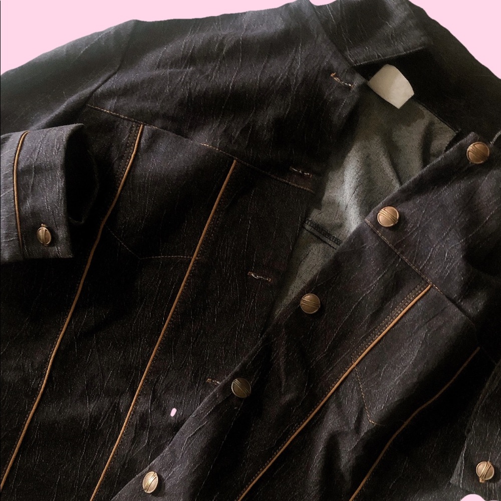 Vintage Oversized Denim Jacket with gold details💫 - Picture 2 of 5